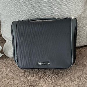 Cosmetic/ makeup bag